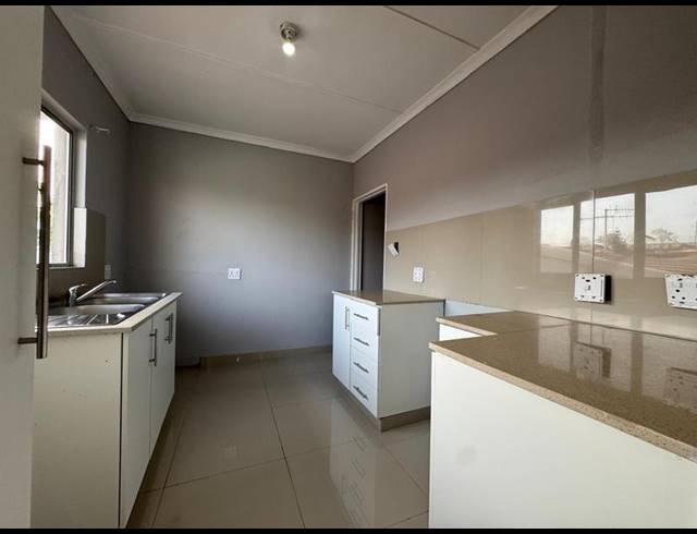 2 BEDROOM PROPERTY TO RENT IN NEWLANDS WEST